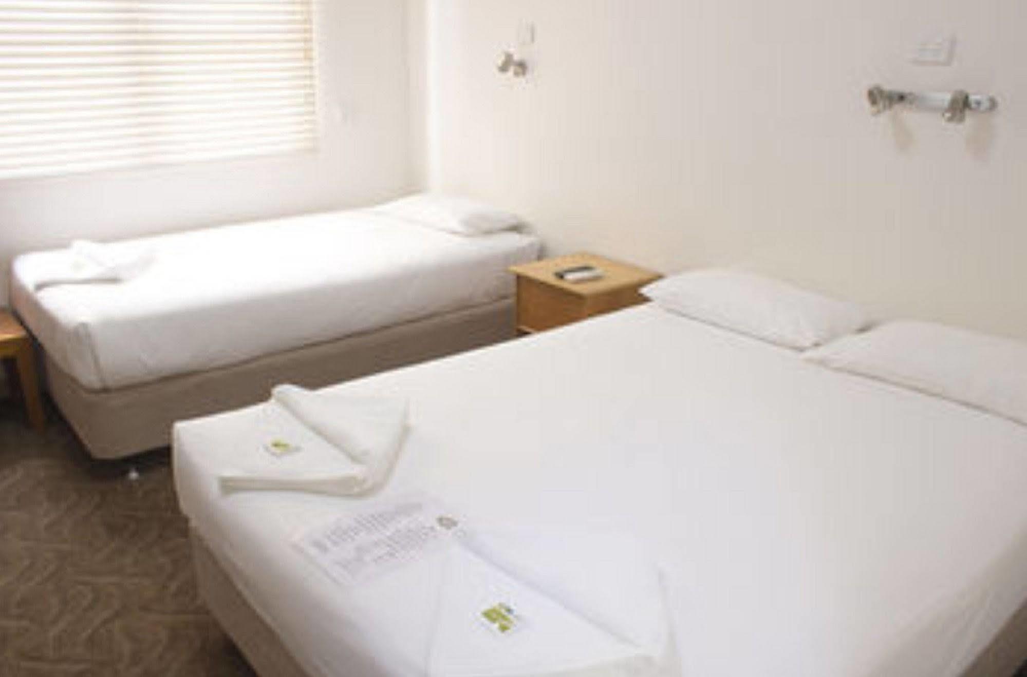 Cbd Hotel Нюкасъл Екстериор снимка