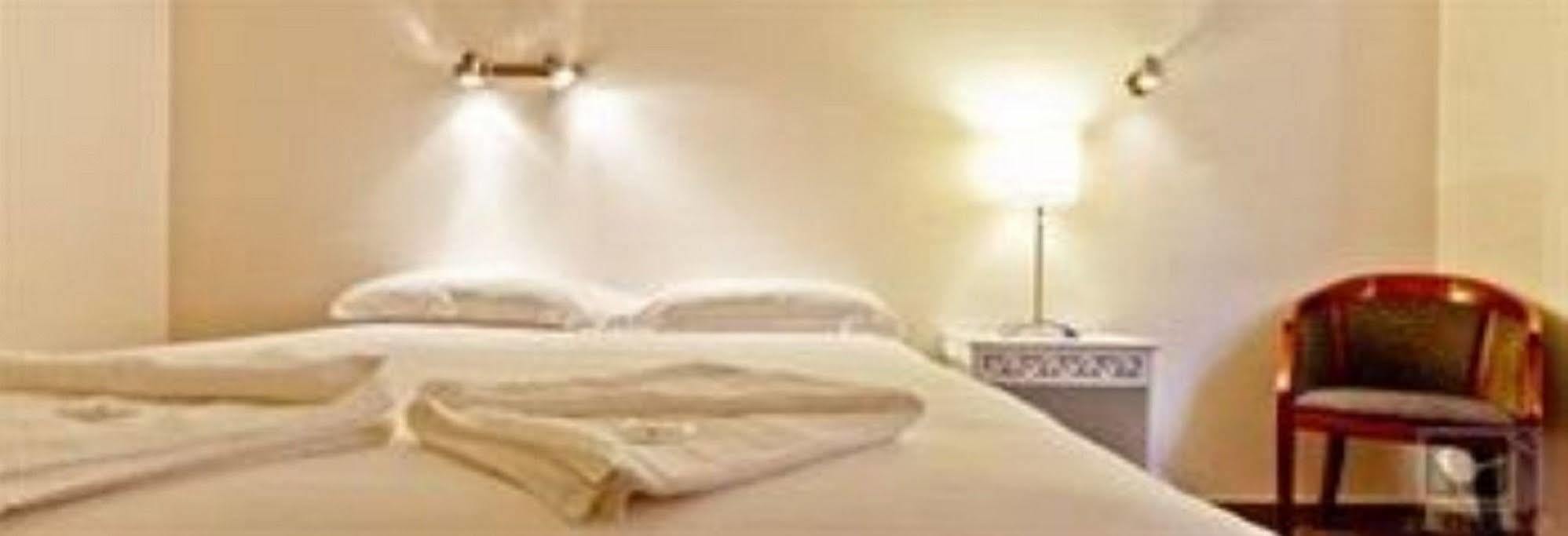 Cbd Hotel Нюкасъл Екстериор снимка