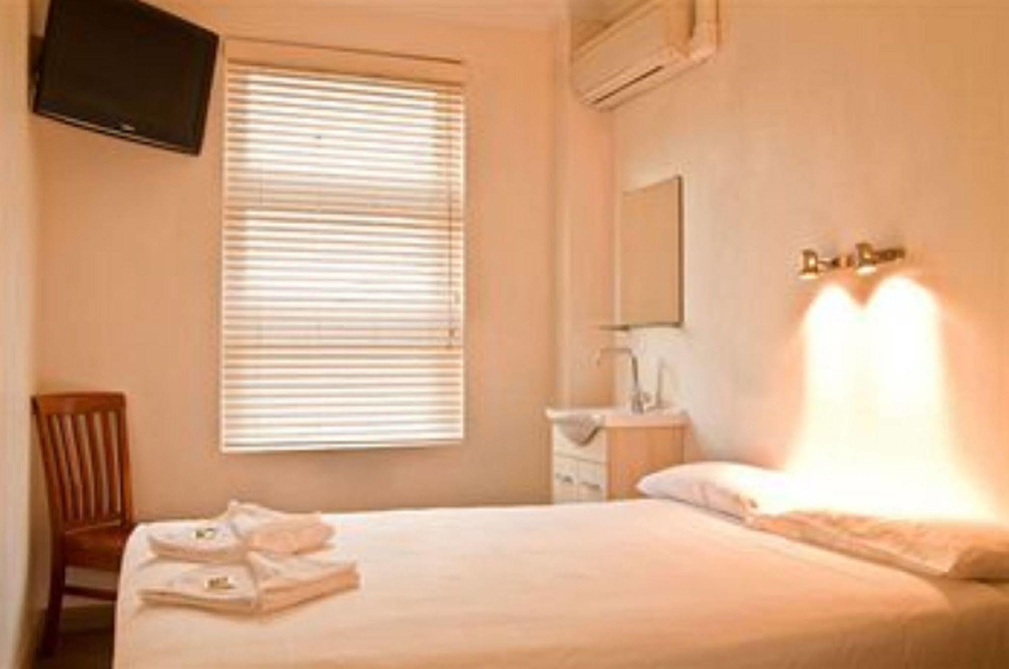 Cbd Hotel Нюкасъл Екстериор снимка